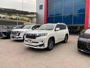 Make: Prado TXL 2.7
Model: 2020
Mileage: 24,000 Km
Reg: 2024 khi

*Autofoot step
*Leather & power seats 
*Heating & cooling seats 
*Original TV + 4 cameras 
*7 seater 
*Beige room
*Sunroof

Calling and Visiting hours

Monday to Saturday

11:00 AM to 7:00 PM