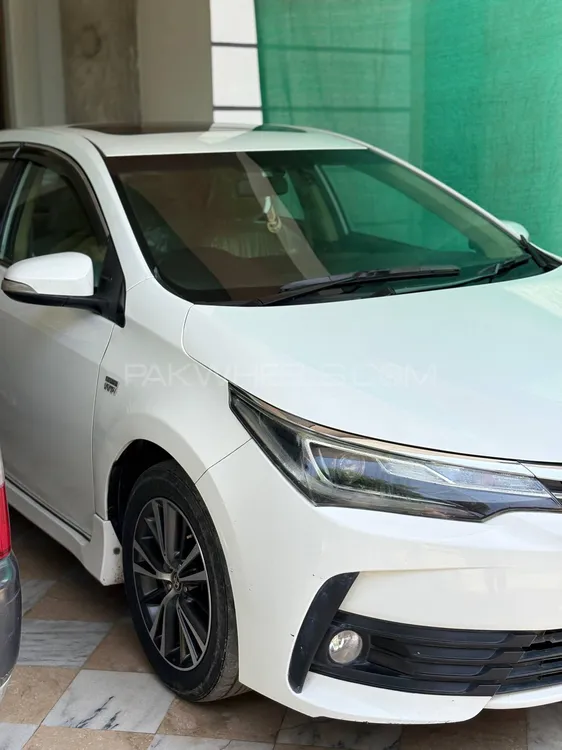 Toyota Corolla 2017 for Sale in Islamabad Image-1