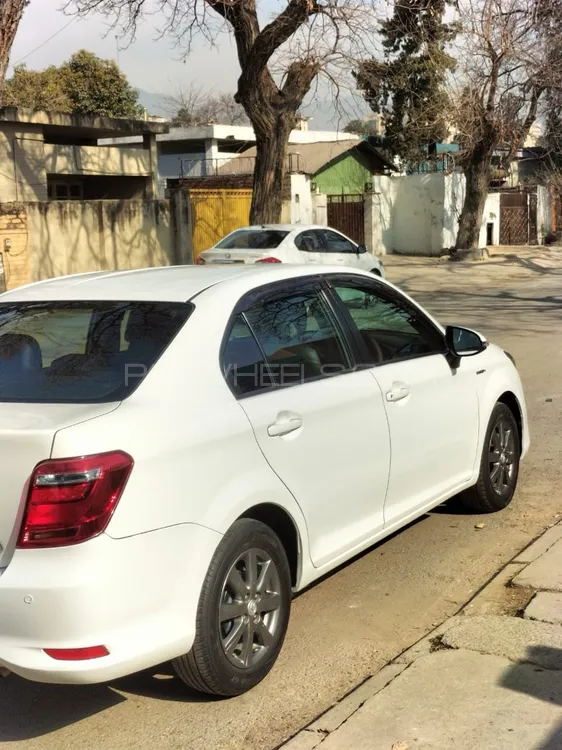 Toyota Corolla Axio 2017 for Sale in Islamabad Image-1