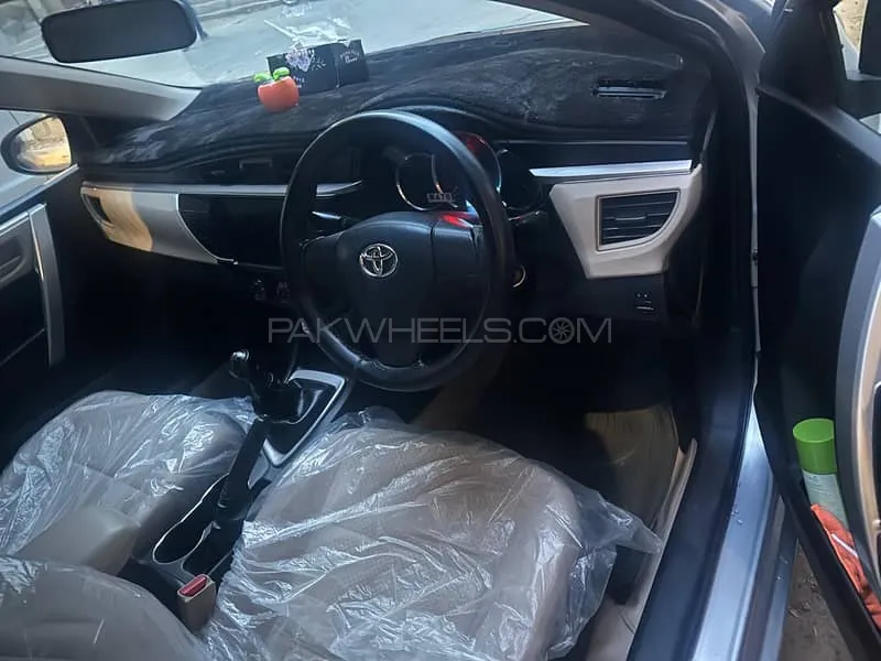 Toyota Corolla 2015 for Sale in Karachi Image-1