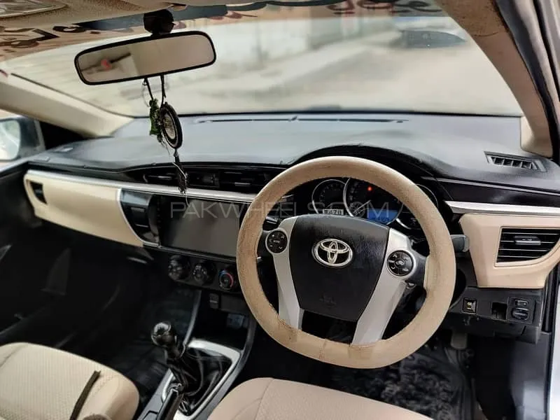 Toyota Corolla 2017 for Sale in Karachi Image-1