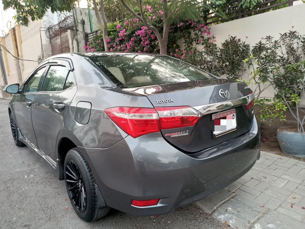 Toyota Corolla 2017 for Sale in Karachi Image-1