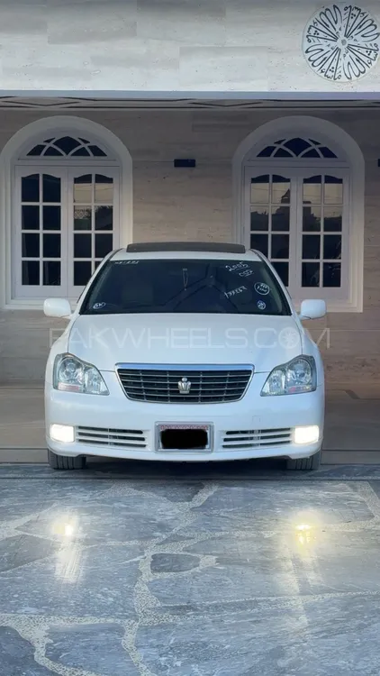 Toyota Crown 2004 for Sale in Islamabad Image-1