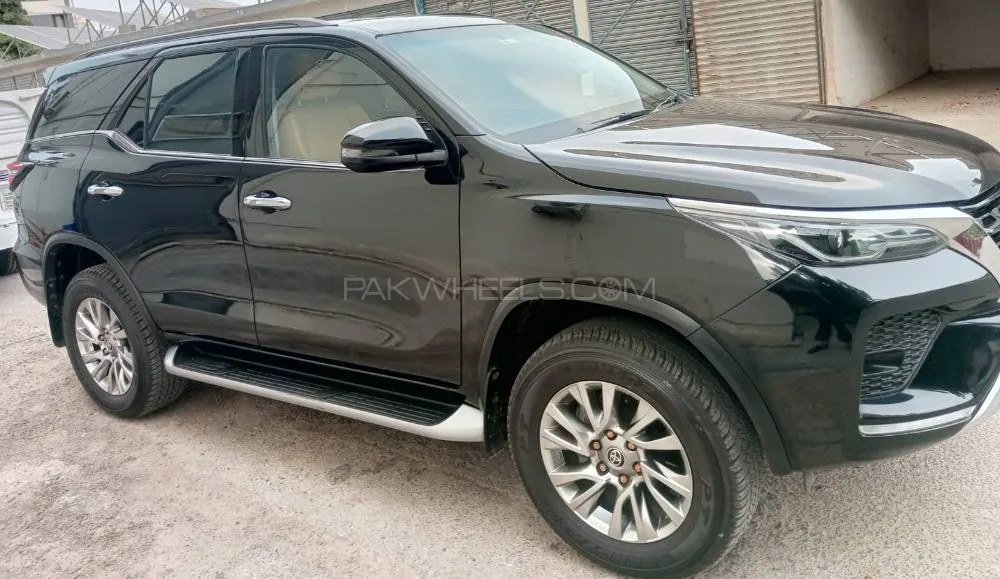 Toyota Fortuner 2022 for Sale in Karachi Image-1