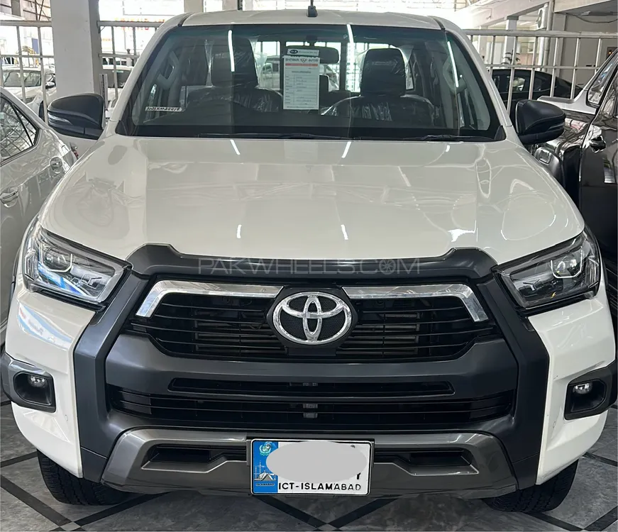 Toyota Hilux 2023 for Sale in Peshawar Image-1