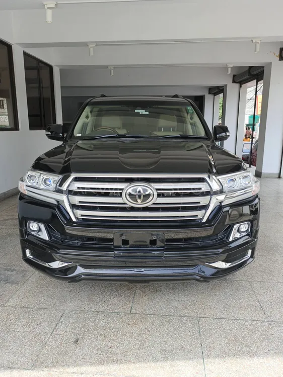 Toyota Land Cruiser 2017 for Sale in Lahore Image-1