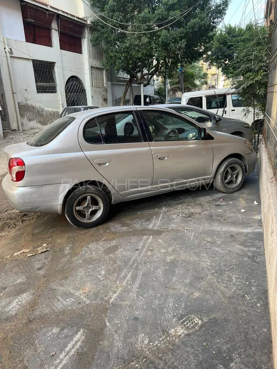 Toyota Platz 2002 for Sale in Karachi Image-1