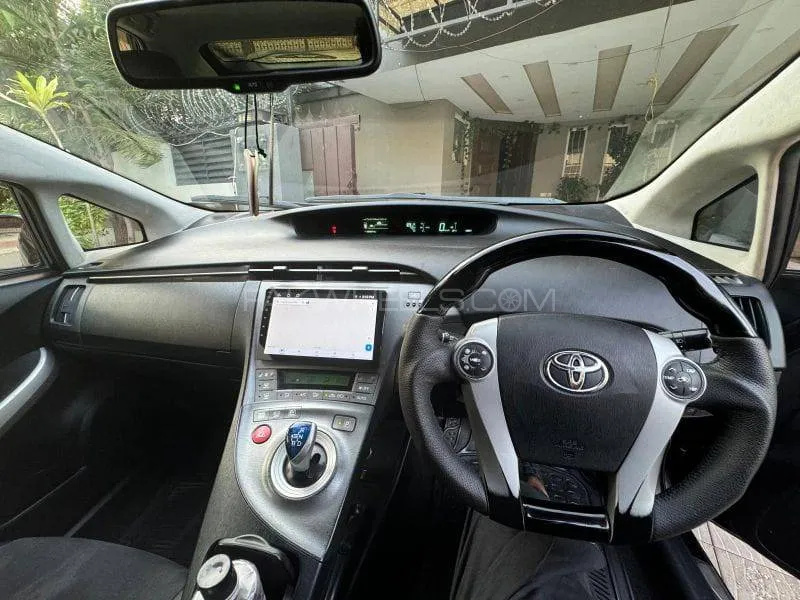 Toyota Prius 2014 for Sale in Islamabad Image-1