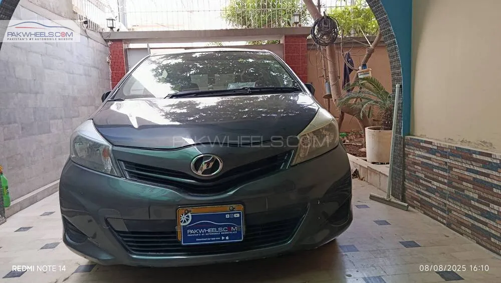 Toyota Vitz 2011 for Sale in Karachi Image-1