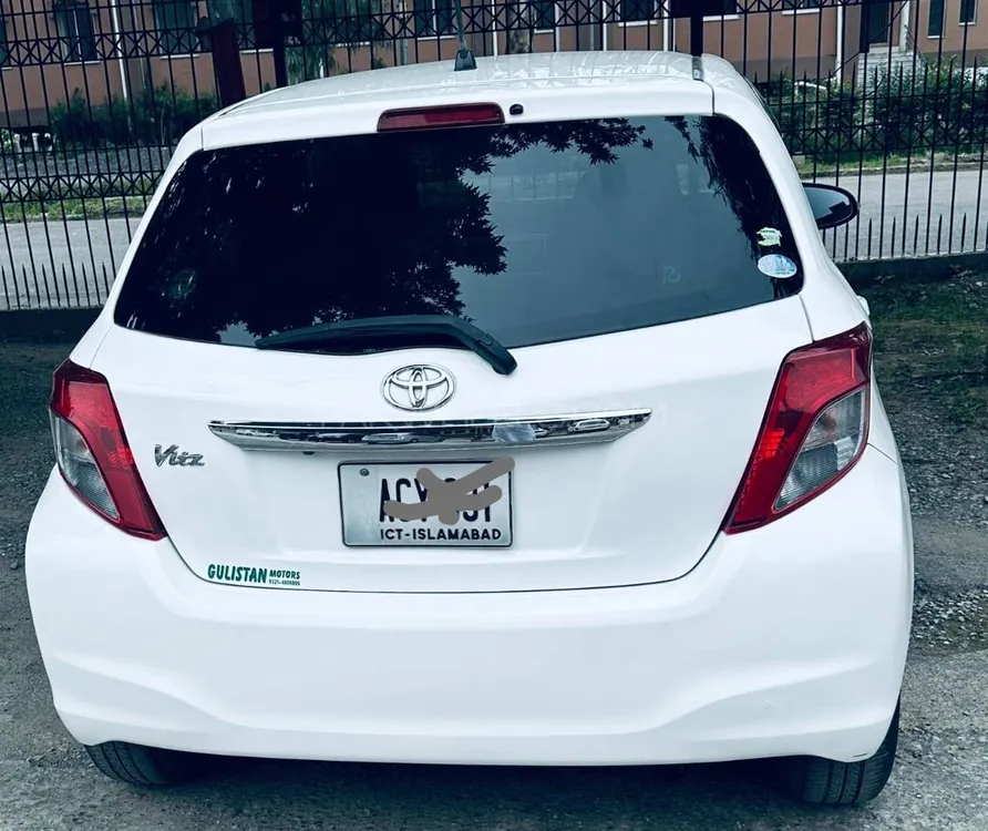 Toyota Vitz 2013 for Sale in Mansehra Image-1