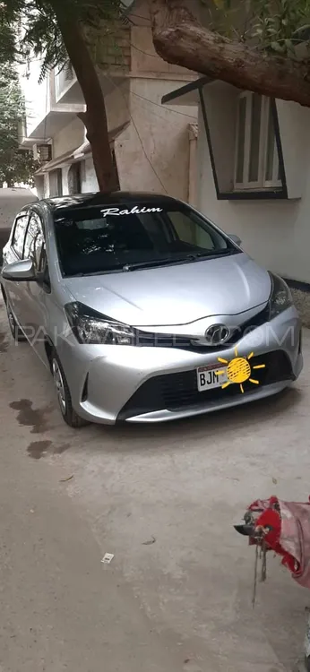 Toyota Vitz 2015 for Sale in Karachi Image-1