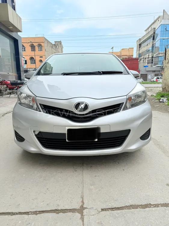 Toyota Vitz 2013 for Sale in Islamabad Image-1