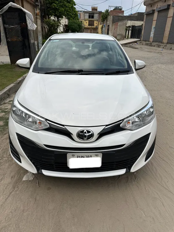 Toyota Yaris Sedan 2020 for Sale in Lahore Image-1