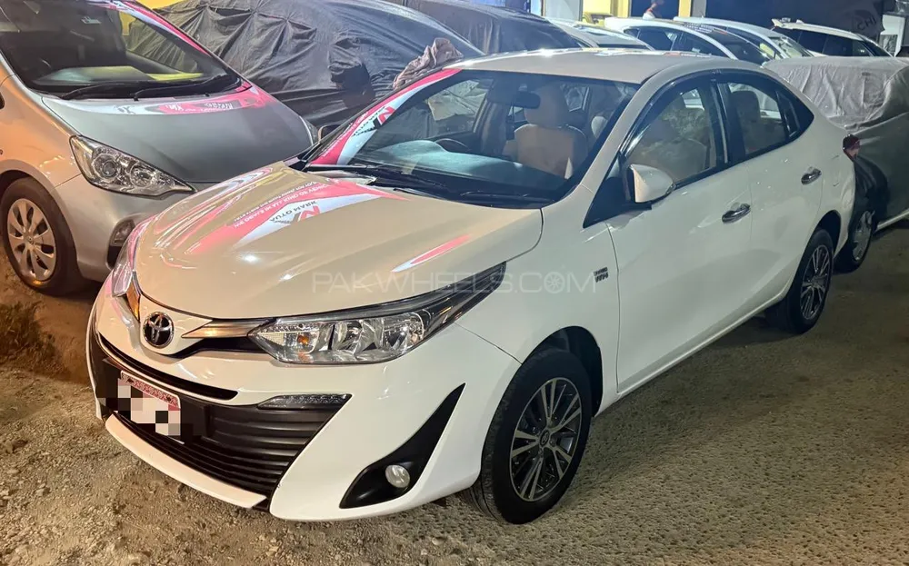 Toyota Yaris Sedan 2021 for Sale in Karachi Image-1