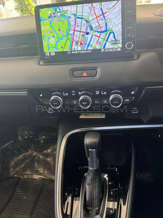 Honda Vezel 2021 for Sale in Peshawar Image-1