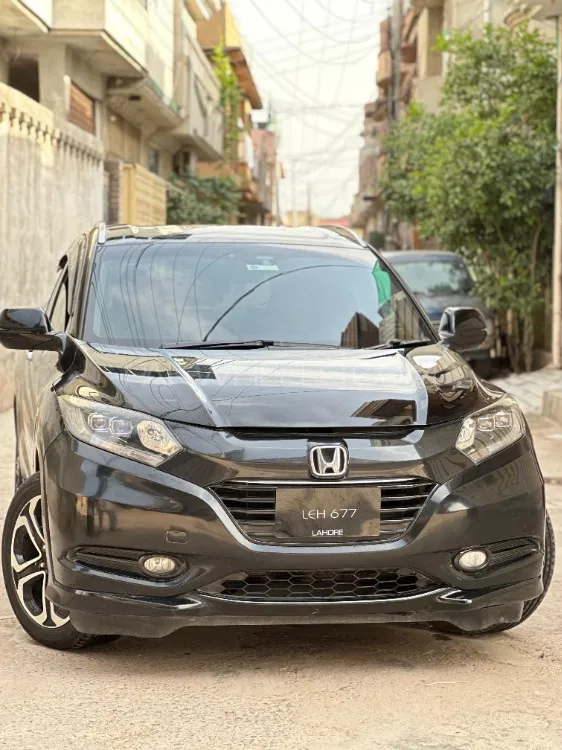 Honda Vezel 2014 for Sale in Peshawar Image-1