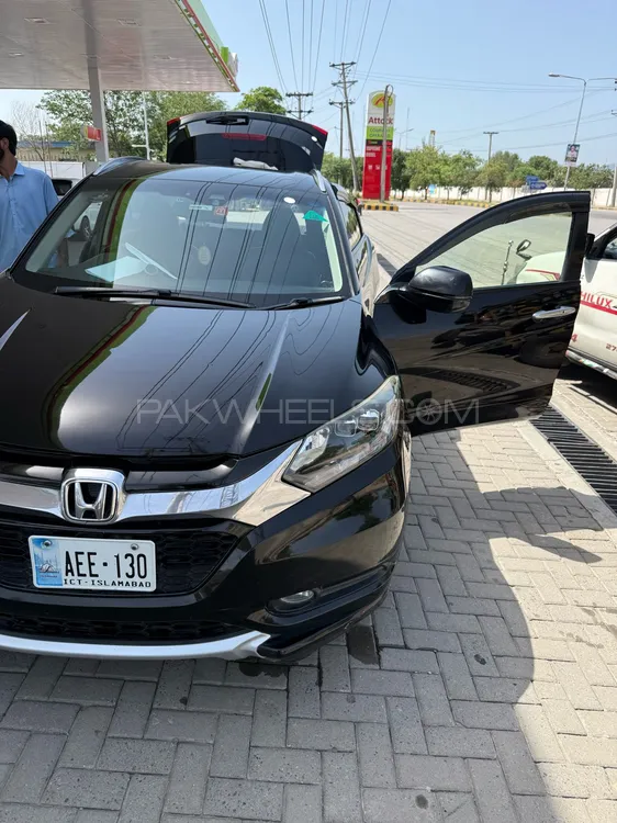 Honda Vezel 2014 for Sale in Islamabad Image-1