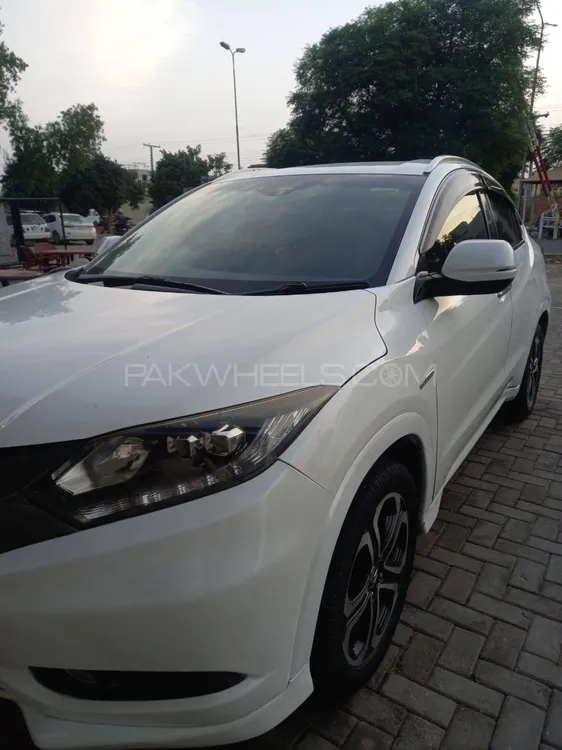 Honda Vezel 2015 for Sale in Lahore Image-1
