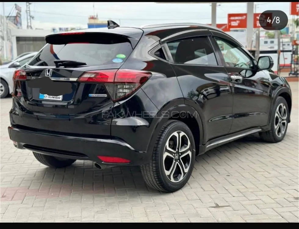 Honda Vezel 2018 for Sale in Nowshera cantt Image-1