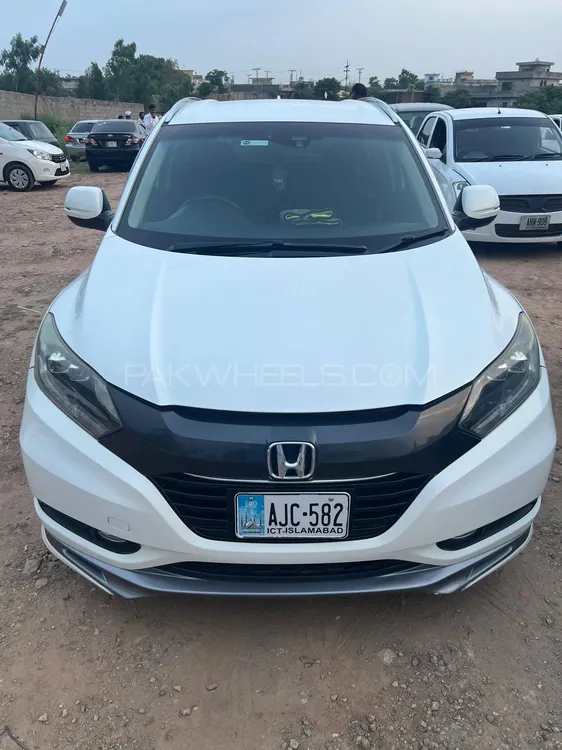Honda Vezel 2015 for Sale in Islamabad Image-1