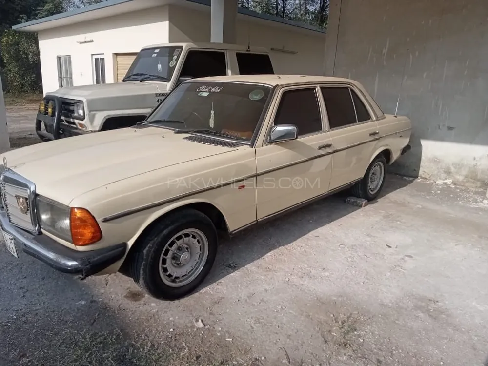 Mercedes Benz E Class 1982 for Sale in Islamabad Image-1