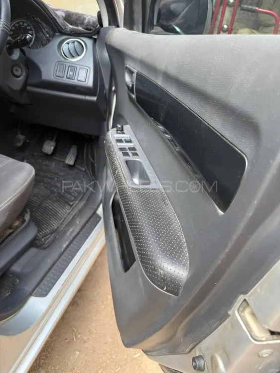 Suzuki Swift 2015 for Sale in Karachi Image-1