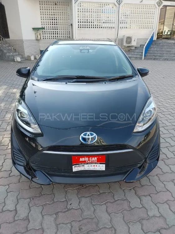 Toyota Aqua 2017 for Sale in Gujranwala Image-1