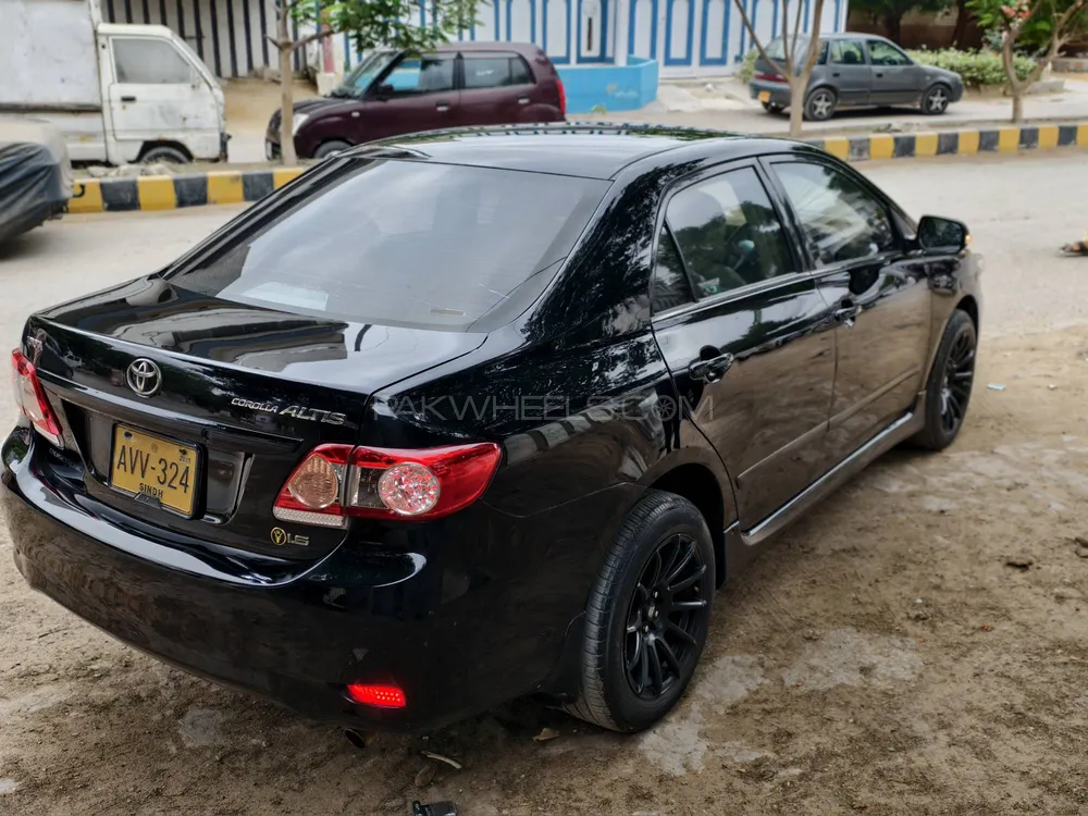 Toyota Corolla 2011 for Sale in Karachi Image-1