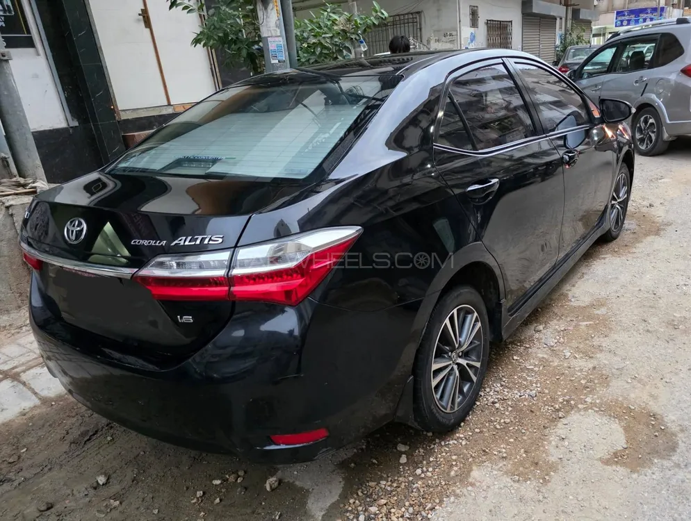 Toyota Corolla 2019 for Sale in Karachi Image-1