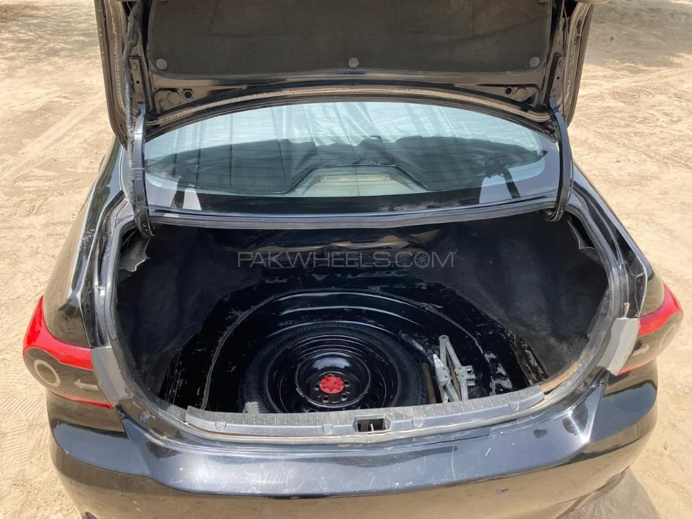 Toyota Corolla 2012 for Sale in Toba Tek Singh Image-1