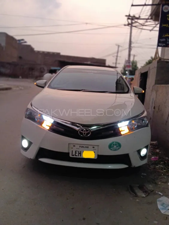 Toyota Corolla 2015 for Sale in Lahore Image-1