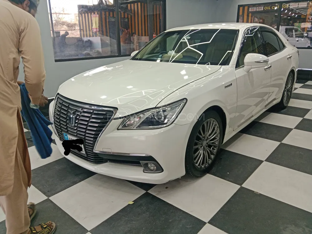 Toyota Crown 2013 for Sale in Islamabad Image-1