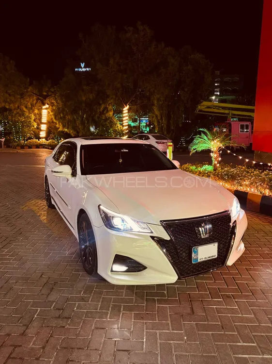 Toyota Crown 2013 for Sale in Islamabad Image-1
