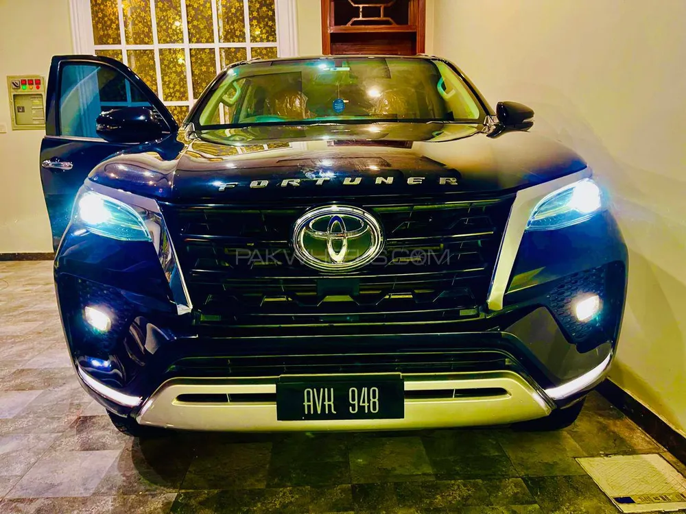 Toyota Fortuner 2021 for Sale in Peshawar Image-1