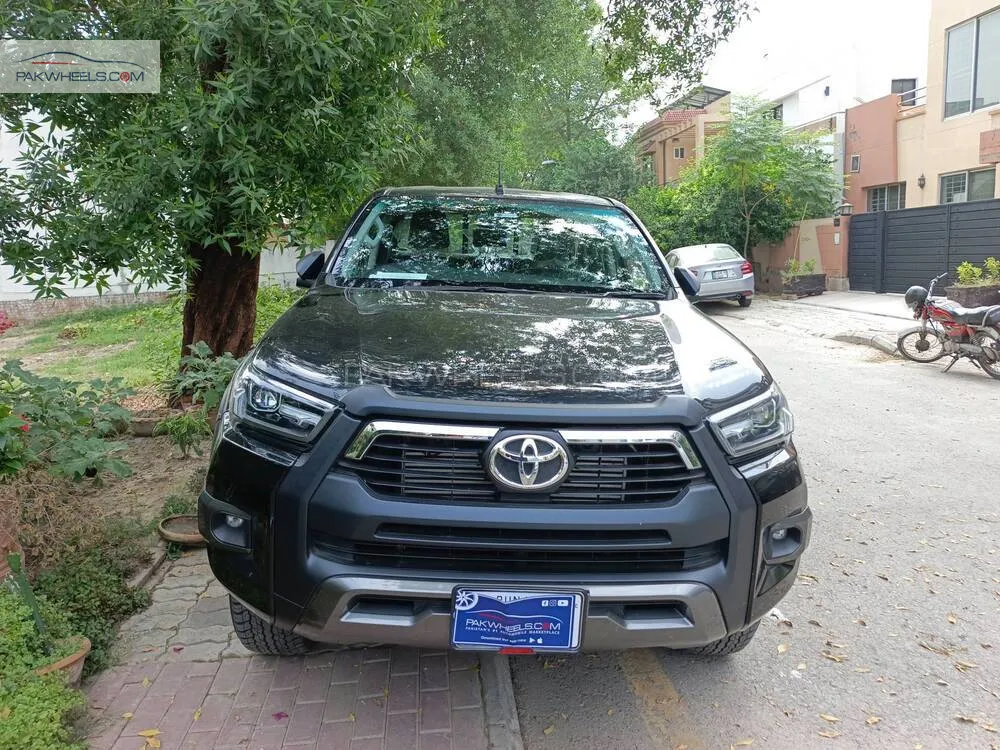 Toyota Hilux 2025 for Sale in Lahore Image-1