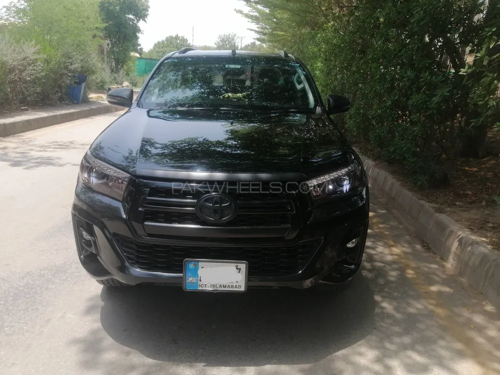 Toyota Hilux 2021 for Sale in Islamabad Image-1