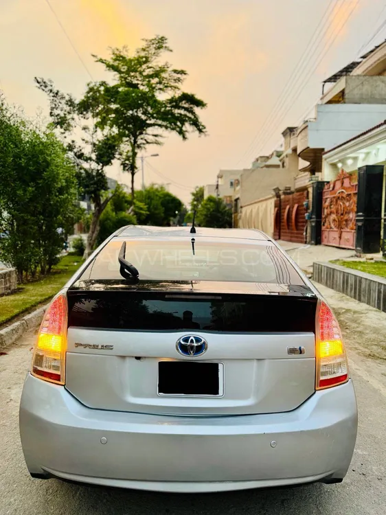 Toyota Prius 2011 for Sale in Faisalabad Image-1