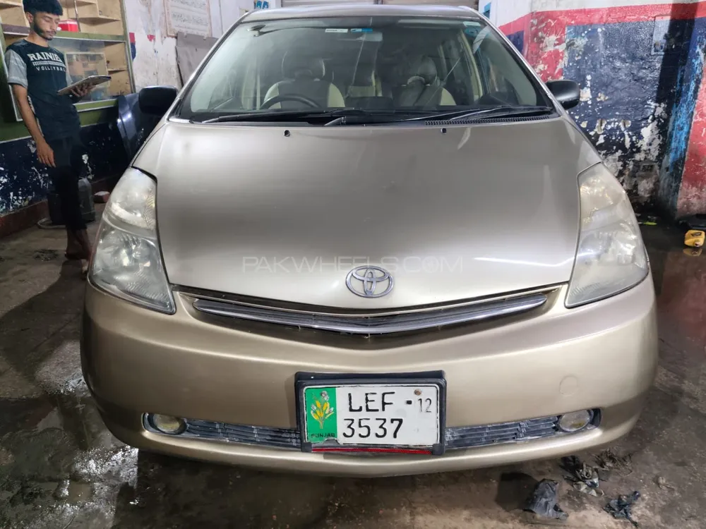 Toyota Prius 2007 for Sale in Lahore Image-1