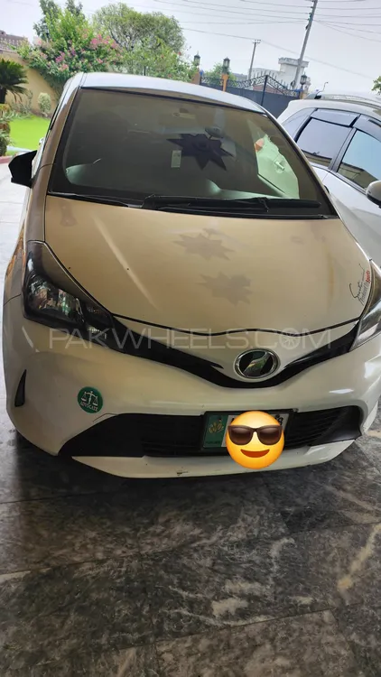 Toyota Vitz 2014 for Sale in Lahore Image-1