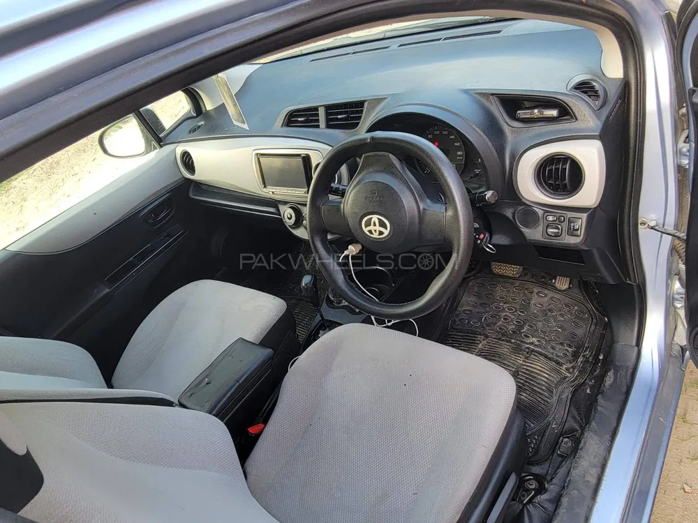 Toyota Vitz 2015 for Sale in Shah kot Image-1
