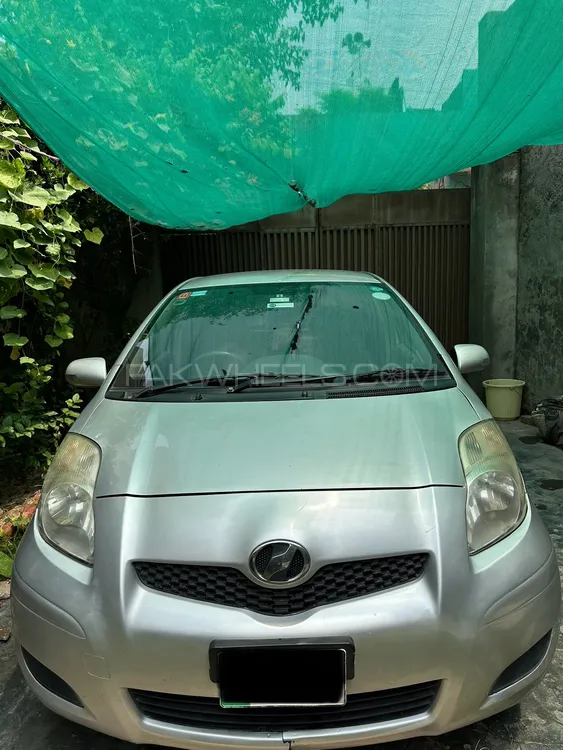 Toyota Vitz 2010 for Sale in Lahore Image-1