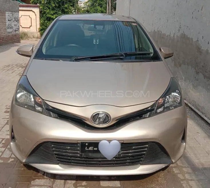 Toyota Vitz 2016 for Sale in Multan Image-1
