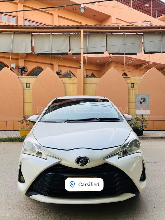 Toyota Vitz 2017 for Sale in Karachi Image-1