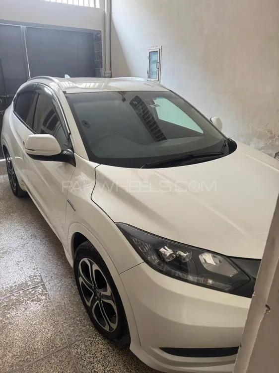 Honda Vezel 2015 for Sale in Peshawar Image-1