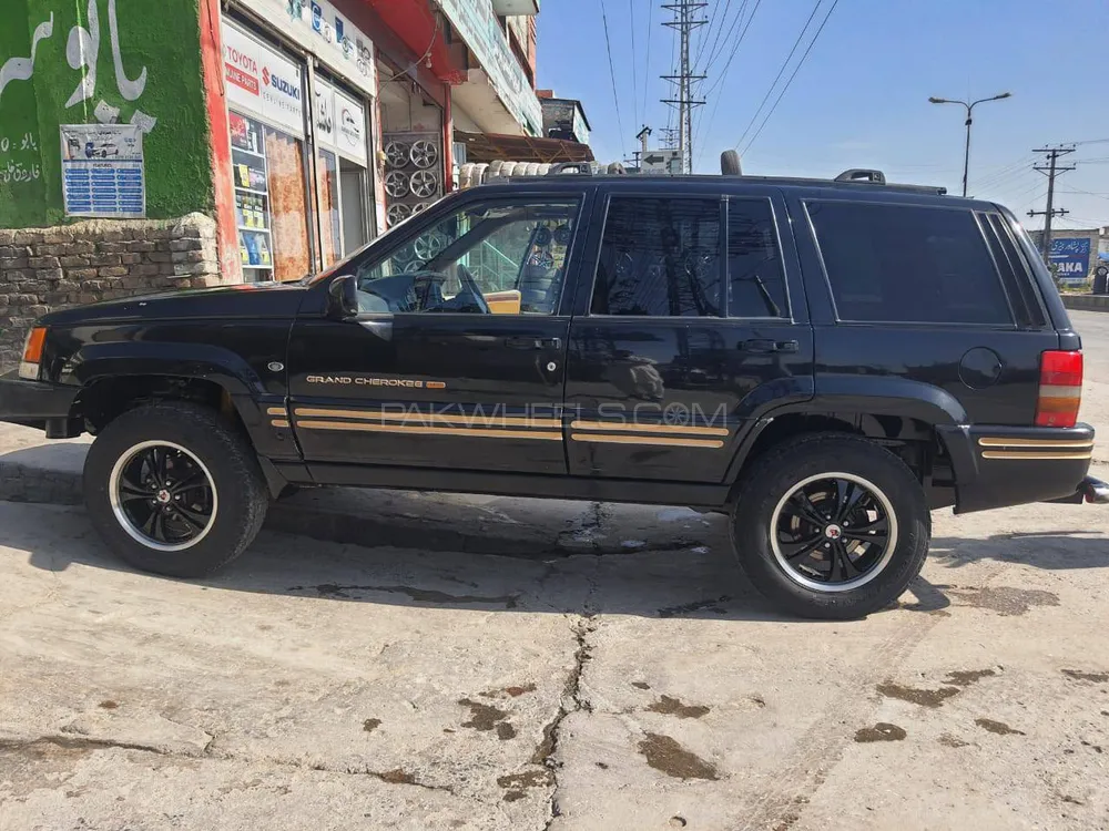 Jeep Cherokee 1998 for Sale in Mardan Image-1