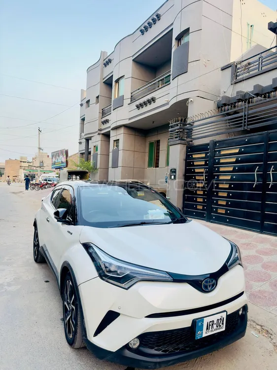 Toyota C-HR 2018 for Sale in Burewala Image-1