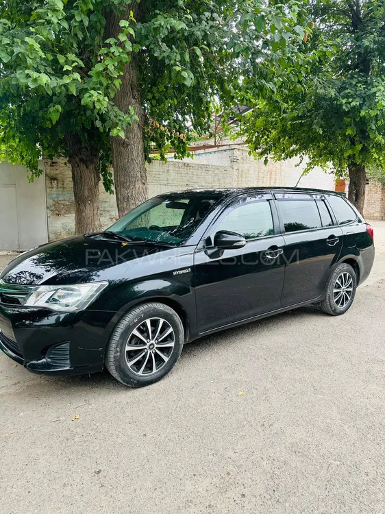 Toyota Corolla Fielder 2015 for Sale in Peshawar Image-1