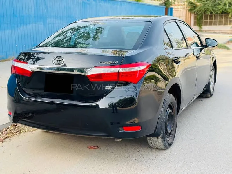 Toyota Corolla 2016 for Sale in Karachi Image-1