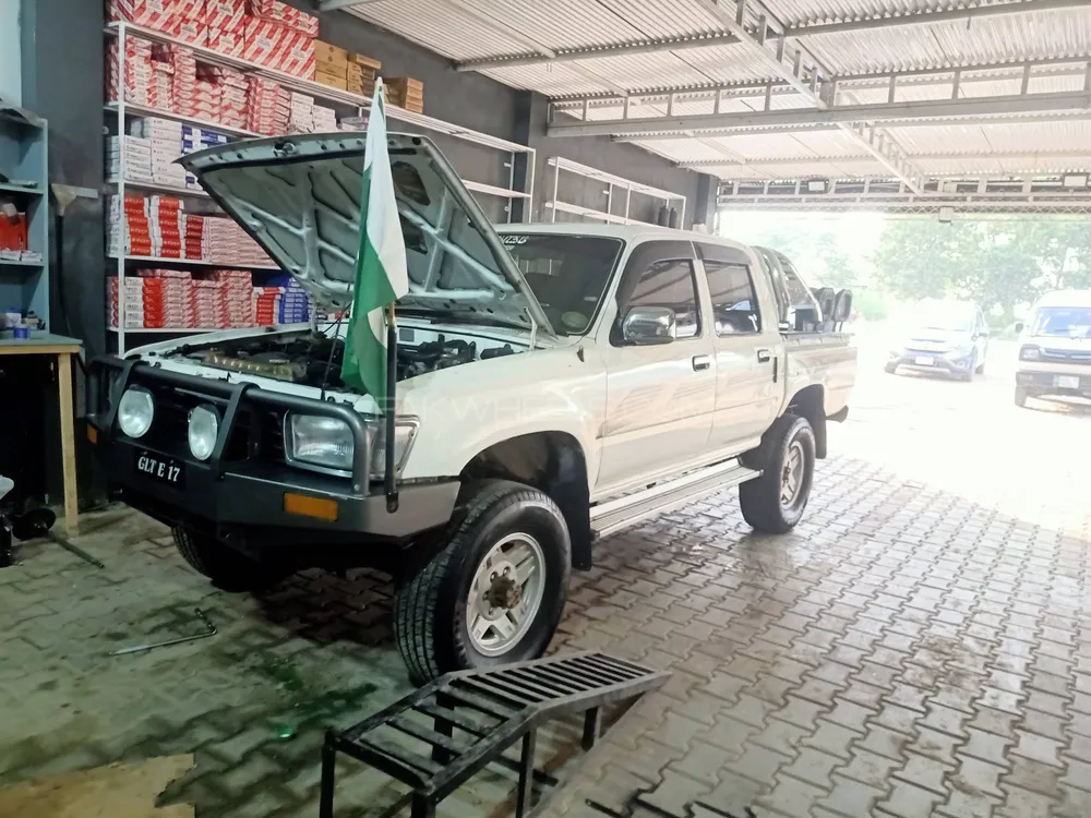 Toyota Hilux 1988 for Sale in Islamabad Image-1