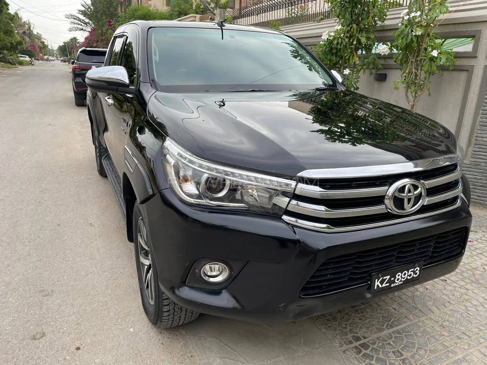Toyota Hilux 2021 for Sale in Karachi Image-1